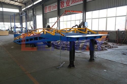 鈞邁機(jī)械 以卓越品質(zhì)打造湘潭移動(dòng)調(diào)節(jié)板定制方案，引領(lǐng)手動(dòng)式與保潔服務(wù)新標(biāo)桿